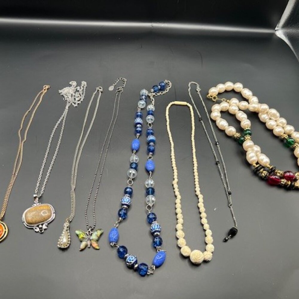 New Year's Eve Show Bundles - Pick 1 Beauty Bundle and get TWO Jewelry Items! - Picture 12 of 14